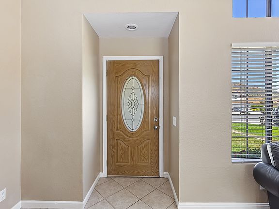 5th image of 39365 Medina Ct