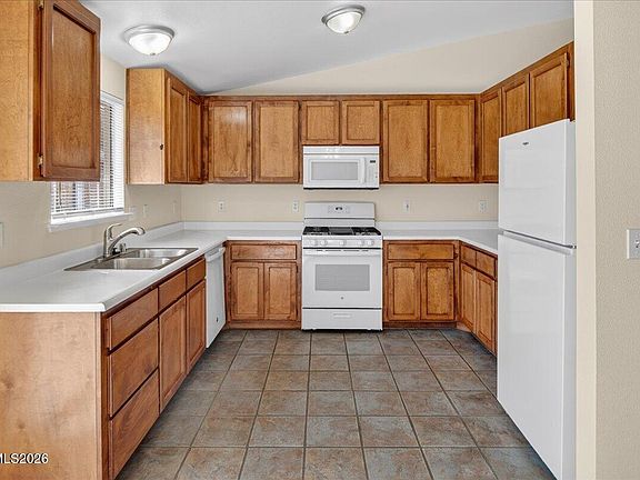 5th image of 2445 Marian Ave