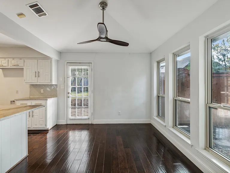 3805 Covinton Ln — Photo 8