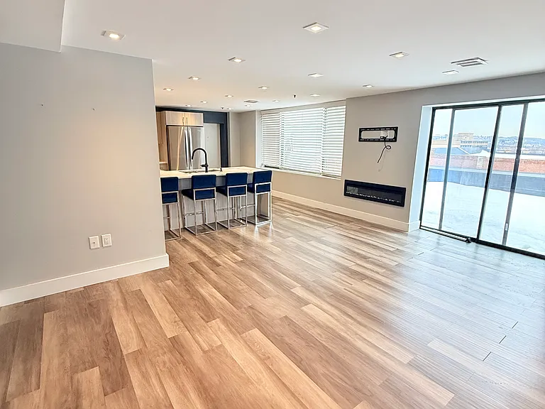 531 Main St #601 — Photo 3