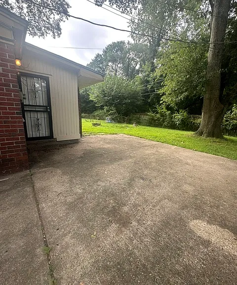3717 Freemile Ave — Photo 11