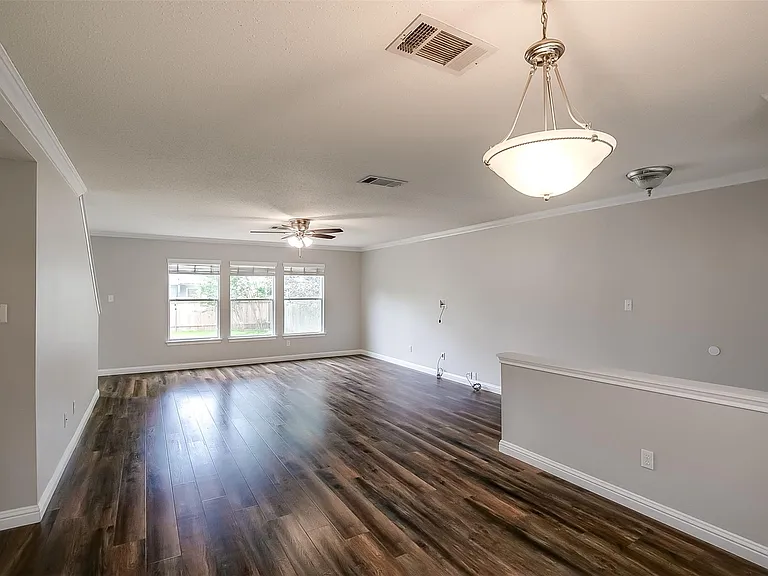 2504 Byfield Dr — Photo 13