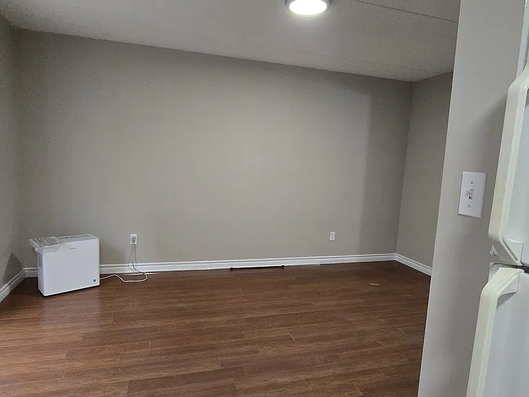 274 Highland Rd E #10 — Photo 5
