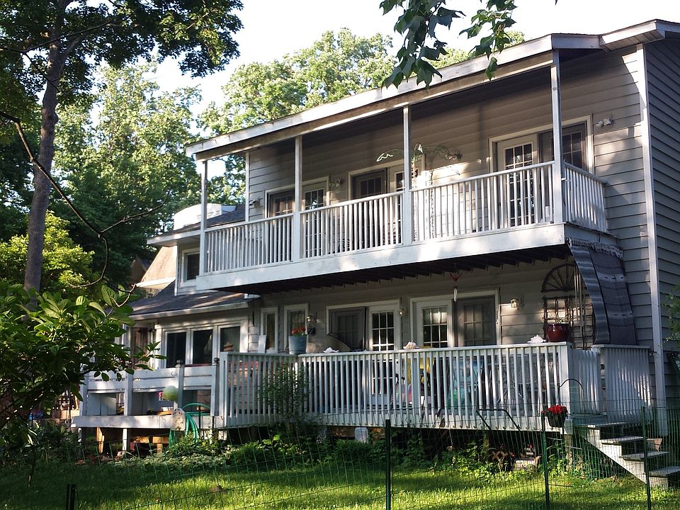 your upstairs deck overlooks river
