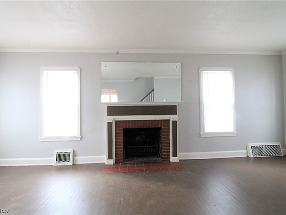 3rd image of 454 W Judson Ave