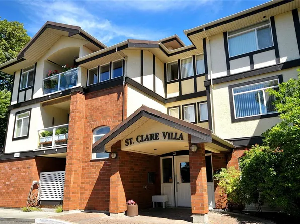 2045 Carrick St #204, Oak Bay, BC V8R 2M5