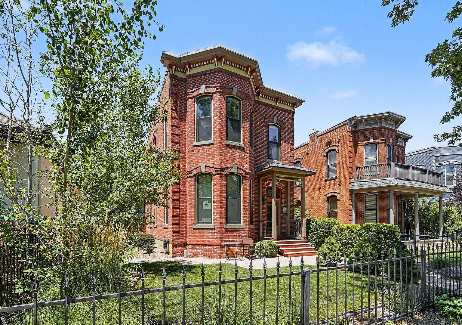 Fully Renovated Victorian Townhome in Curtis Park/RiNo | Walk to Dining, Parks & Downtown — Photo 3