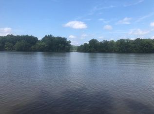13 Cliffside Dr, Bracey, VA 23919