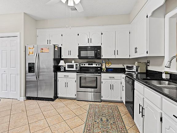 4th image of 144 Devon Park Dr