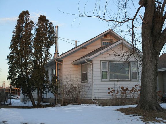 3rd image of 3518 Elm Ave SE