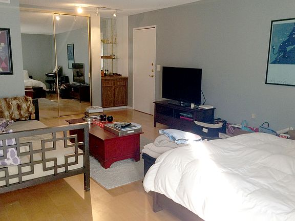 4th image of 1735 N Fuller Ave APT 425