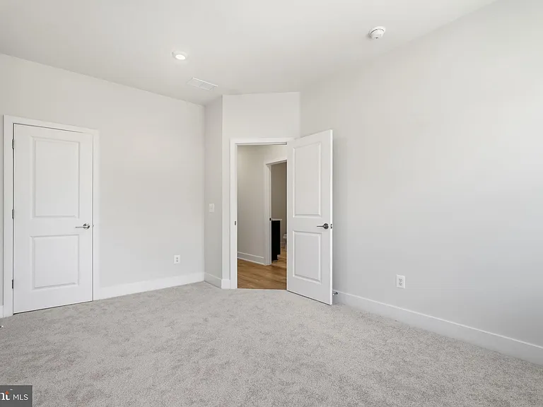 42200 Shining Star Sq — Photo 18