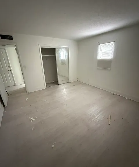 Anchor Bay Apartments — Photo 36