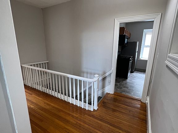 4th image of 172 Bigelow St