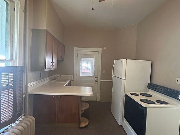 4th image of 1037 Lake Ave #1/2