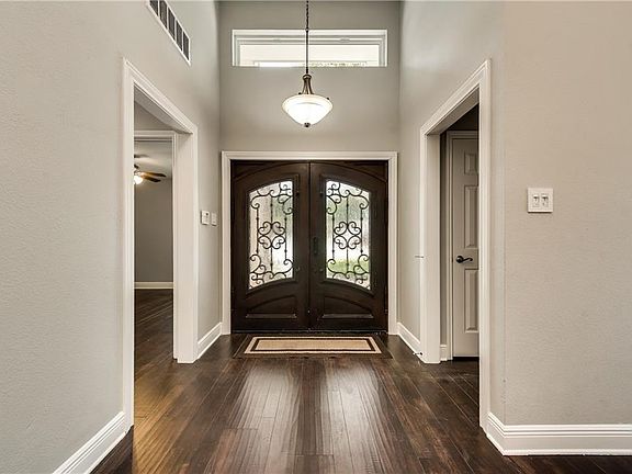 3rd image of 1113 Quail Hollow Dr