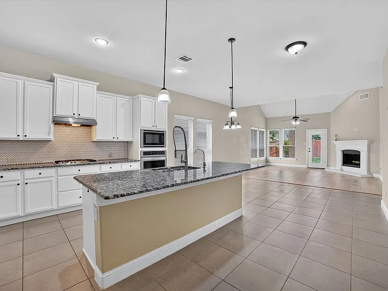 10712 Troutt Dr — Photo 10