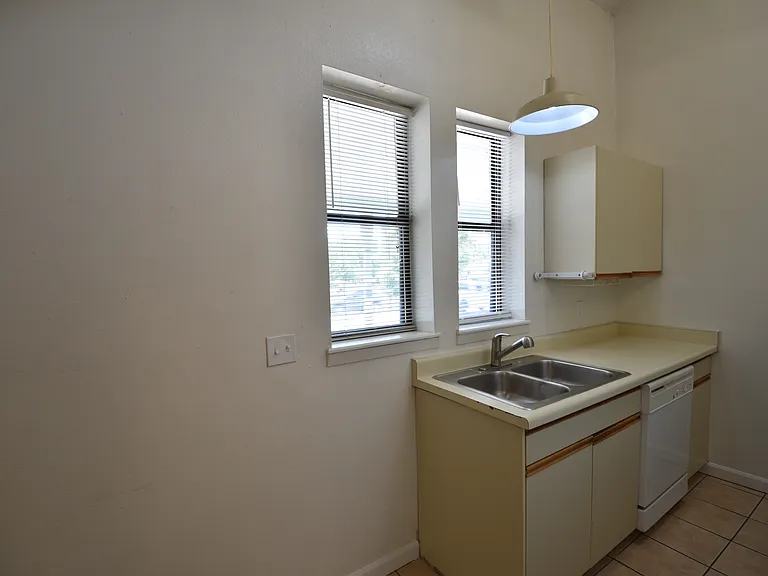 2927 Broadway St #2 — Photo 11