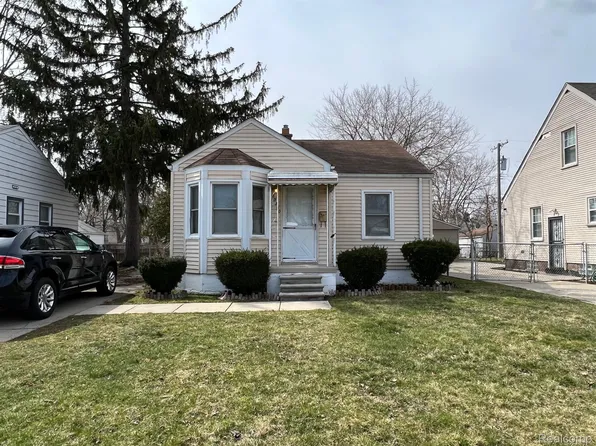 19330 Washtenaw St, Harper Woods, MI 48225