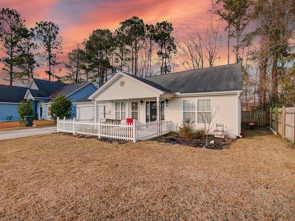 1st image of 102 Lucy Dr