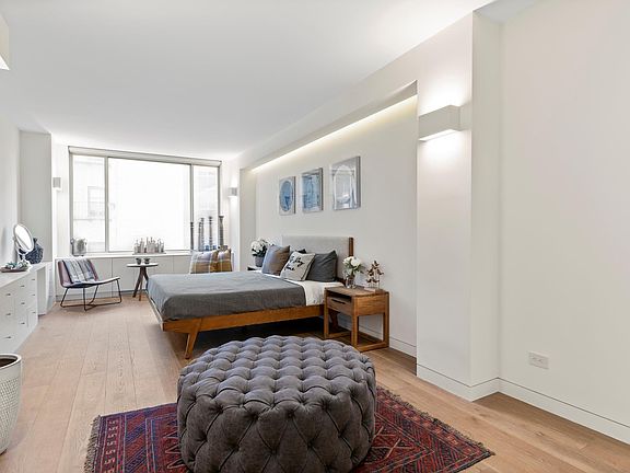 5th image of 308 E 72nd St APT 5D