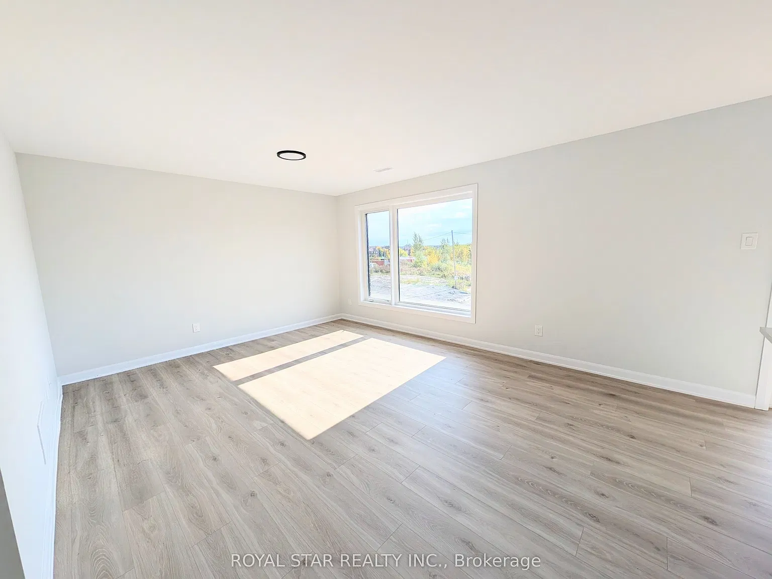 2 bed, $2,350 — Photo 2