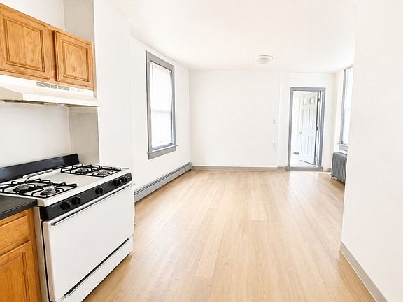 4th image of 840 Mount Prospect Ave APT 1