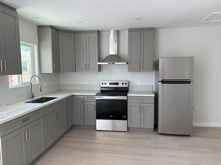 1517 Stevens Ave #D — Photo 1