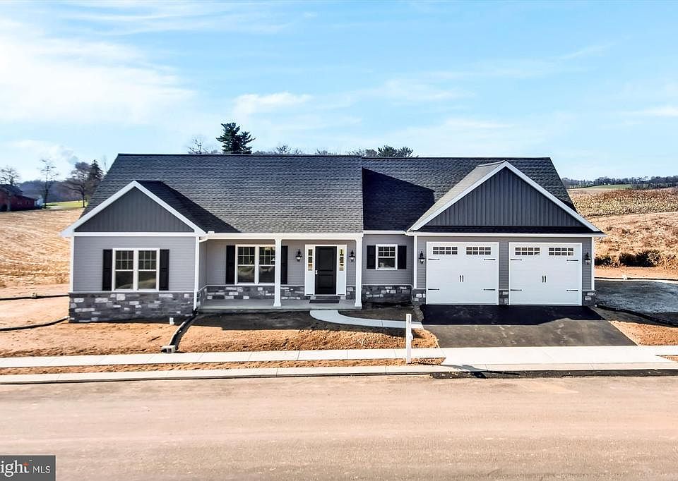 1st image of 115 Stoneybrook Ln