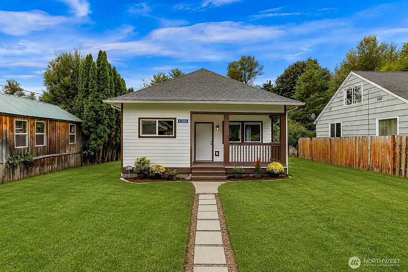 2nd image of 45886 Benjamin Street