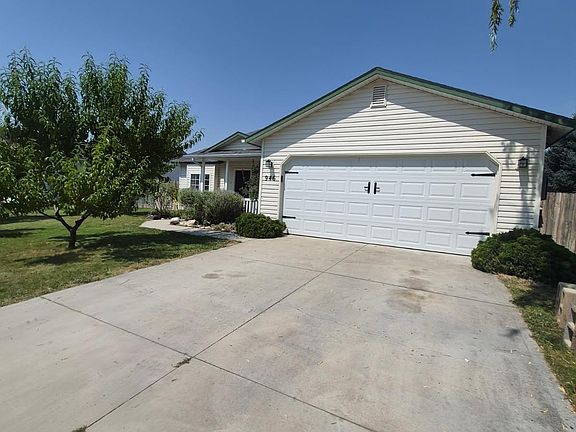 2nd image of 946 Johnson Dr
