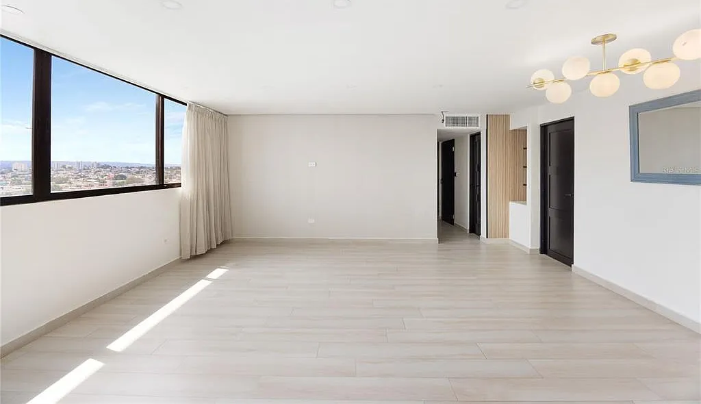 3 bed, 2.0 bath, 1163 sqft, $2,850 — Photo 3