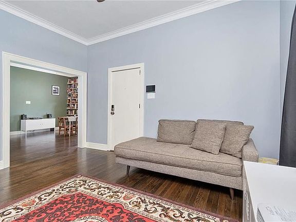 3rd image of 3804 Silver Ave
