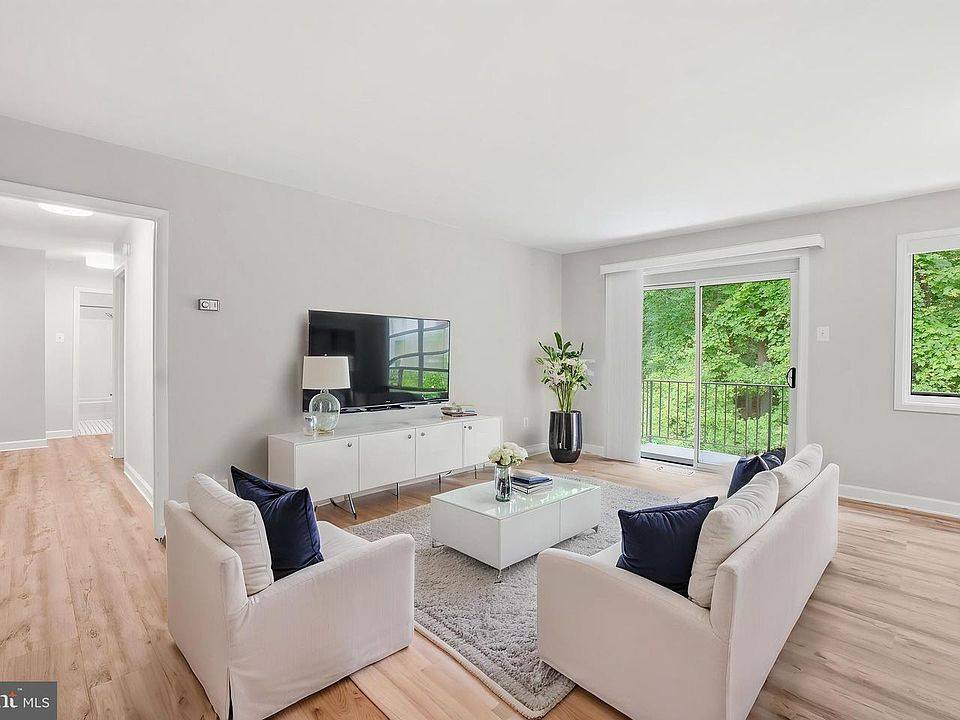 1st image of 10607 Kenilworth Ave #K-202
