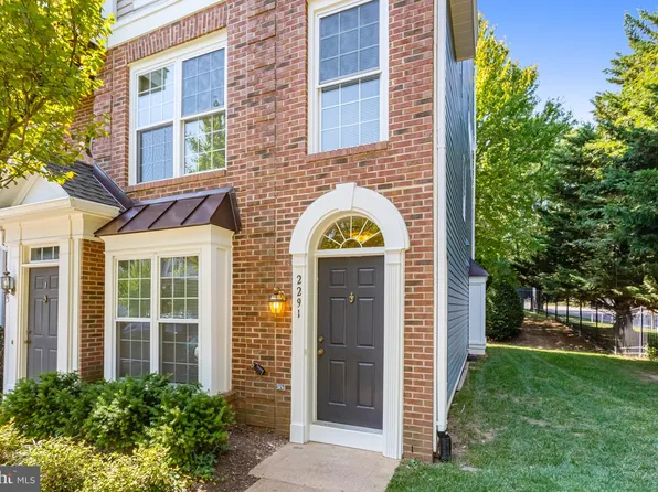 2291 Village Crossing Rd #2291, Falls Church, VA 22043
