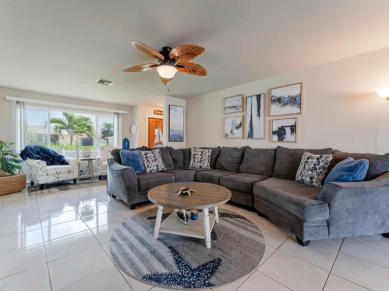 3126 SE 19th Pl — Photo 3