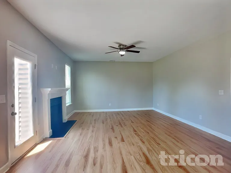 120 Shore Pine Dr — Photo 3