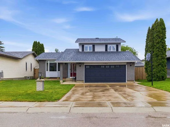 142 Neusch CRESCENT, Saskatoon, SK S7K 7V3