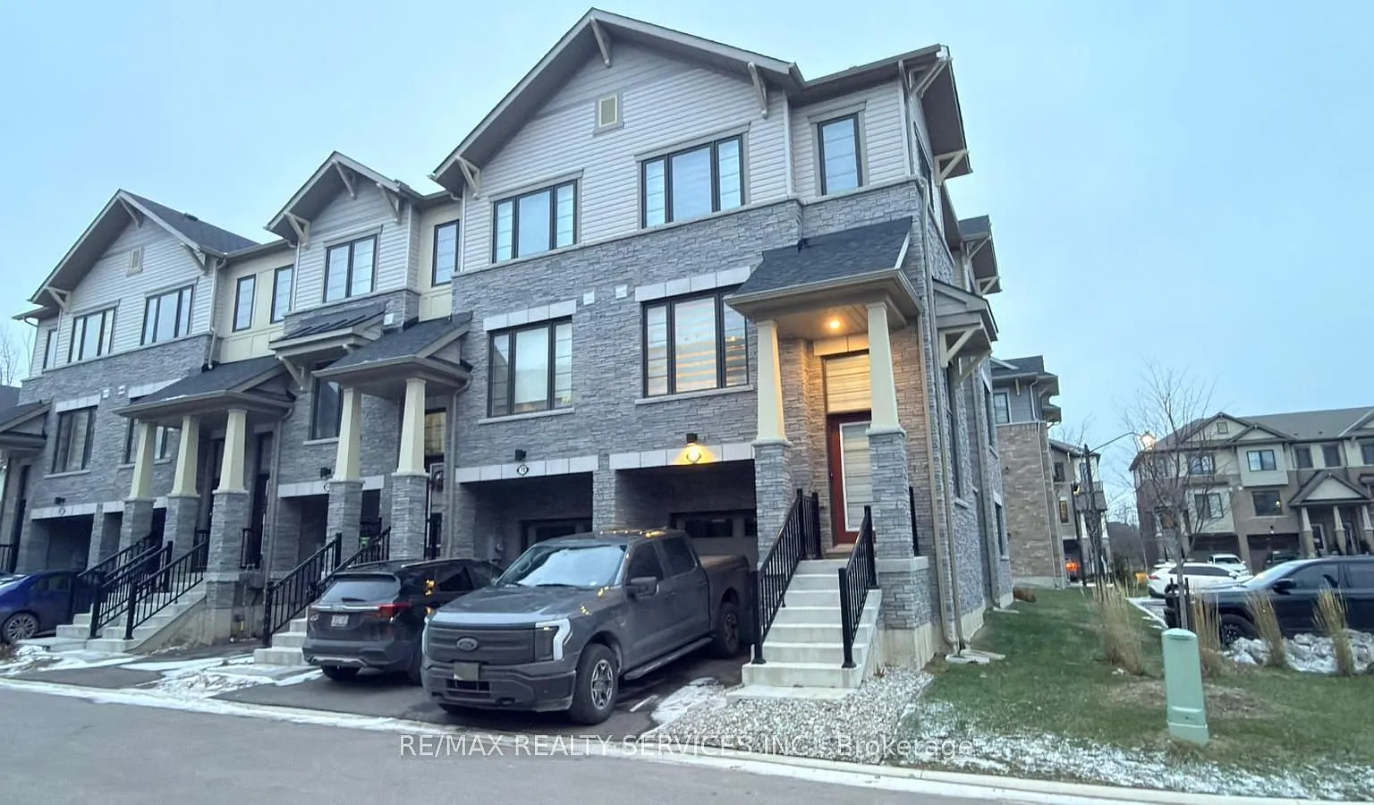 4 bed, $2,799 — Photo 2