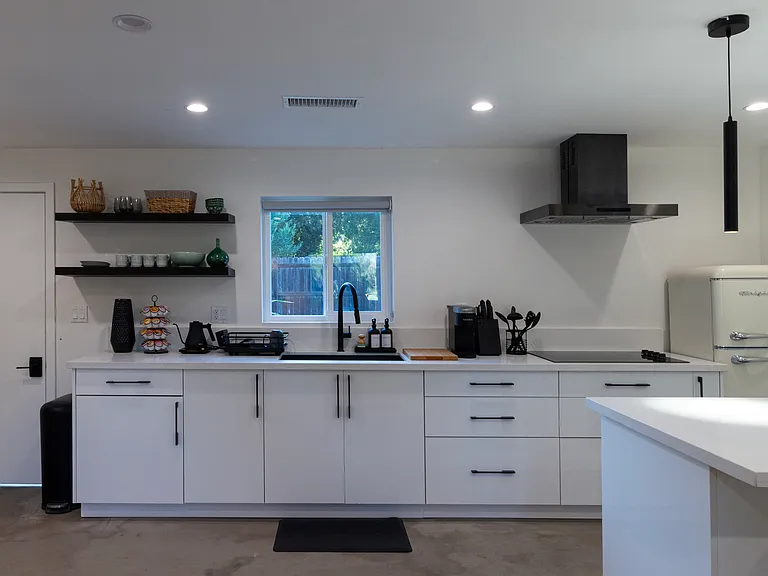 801 Daly Rd — Photo 8