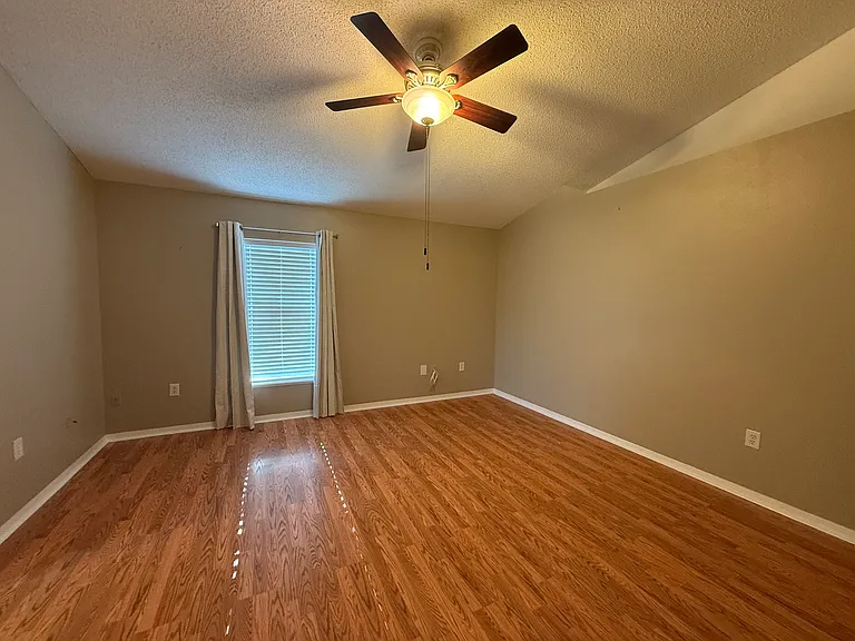 1574 Stefan Cole Ln — Photo 10