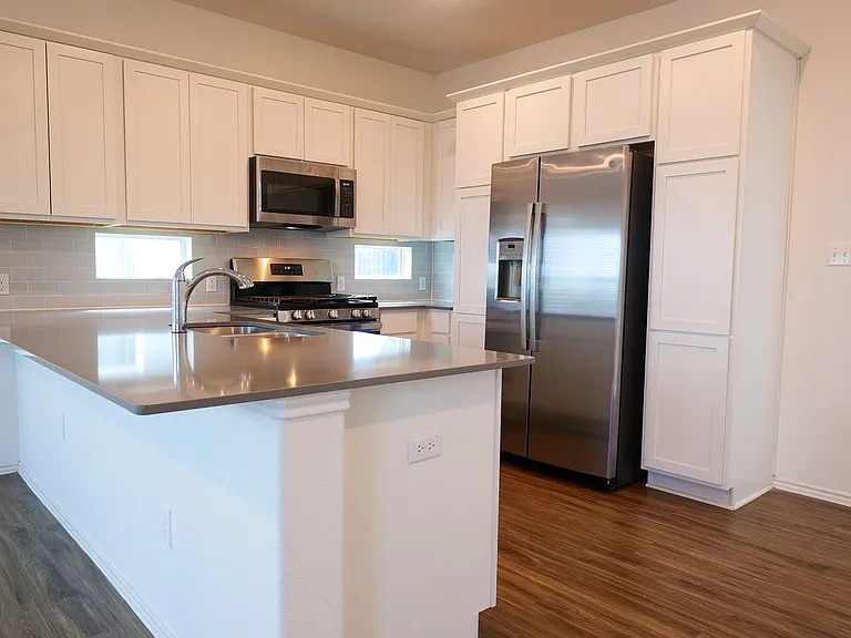1321 Weatherford Ln — Photo 6