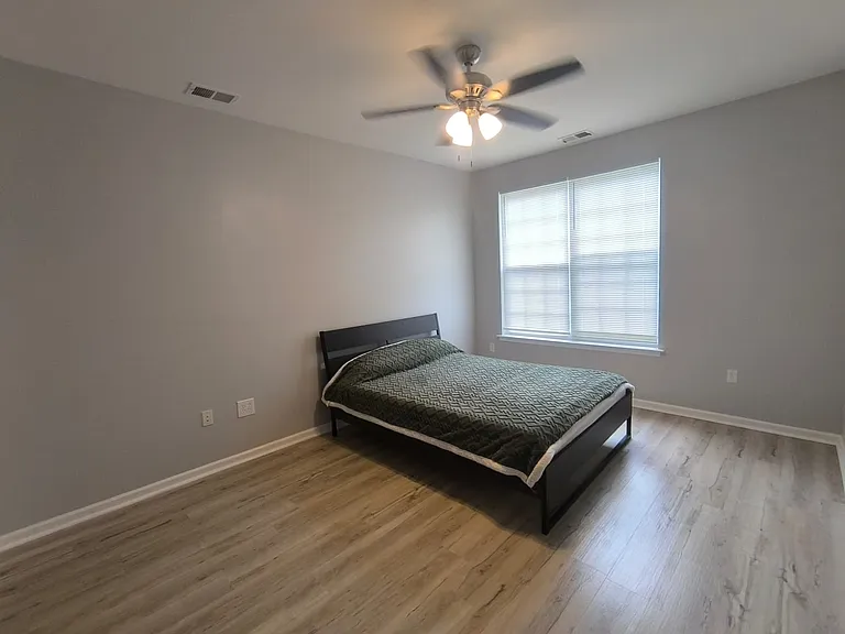 1180 Grace Hill Dr — Photo 7