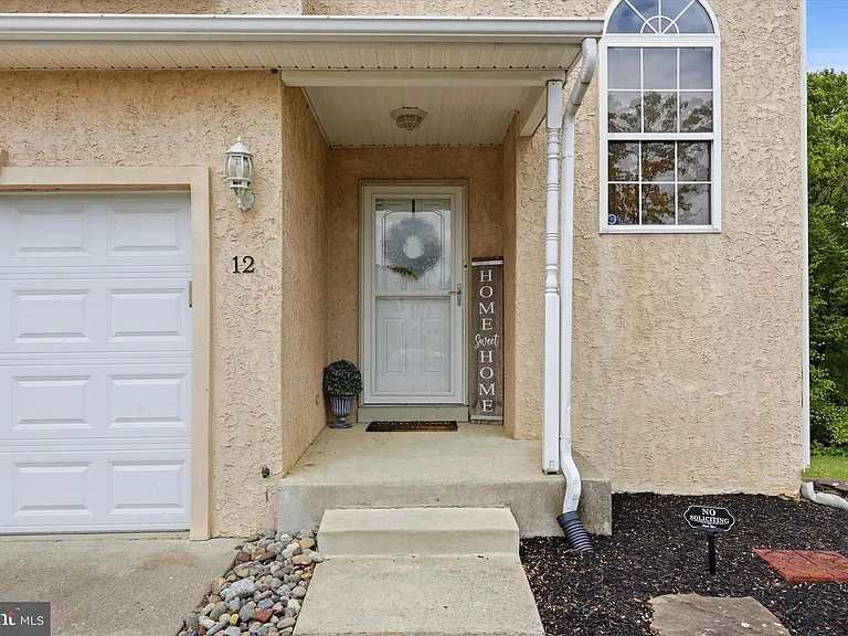 12 Timbercrest Dr — Photo 3
