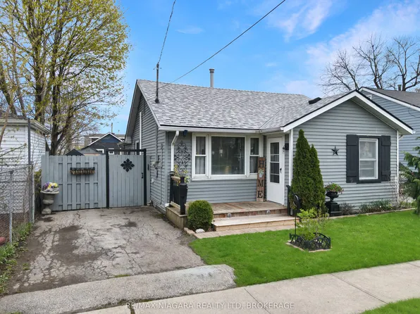 5 Aberdeen Ct, Fort Erie, ON L2A 3Y7