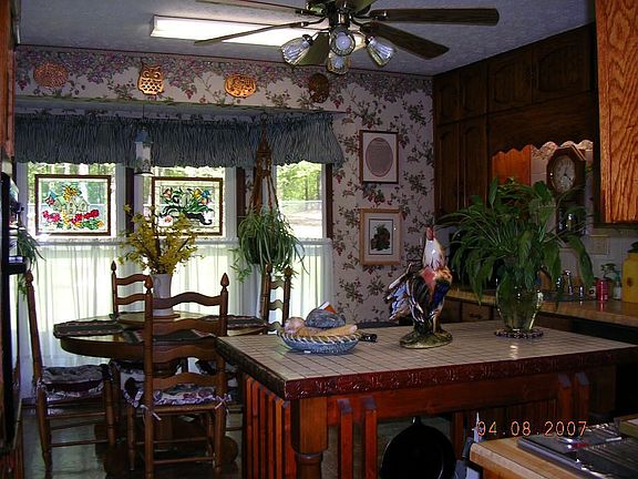 Dine-In Kitchen