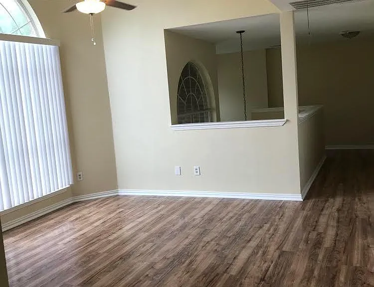 2220 Wren Ln — Photo 10