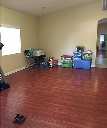 3rd image of 400 E Park St