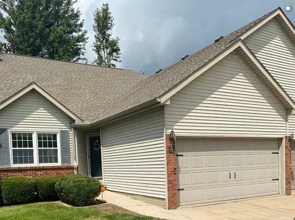 19 Crystal Ct, Bloomington, IL 61704