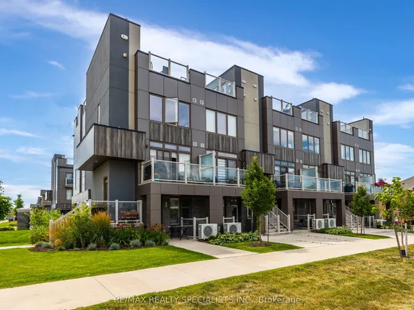 261 Skinner Rd #2, Hamilton, ON L8B 1W6